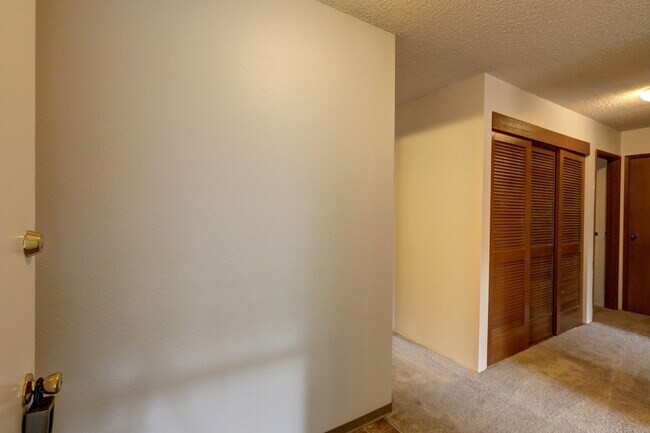 Foto del edificio - Top floor 2 bedroom 2 bath condo in Kirkland