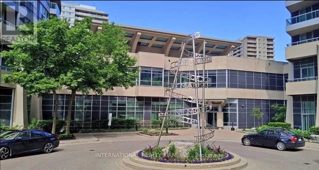 Building Photo - 1 Elm Dr W