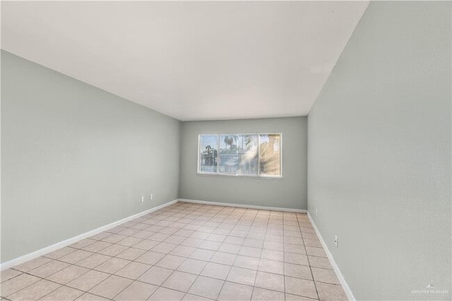 Building Photo - 8 S Montevideo Ave