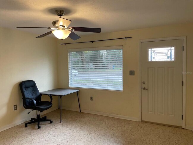 Foto del edificio - 2111 NW 55th St