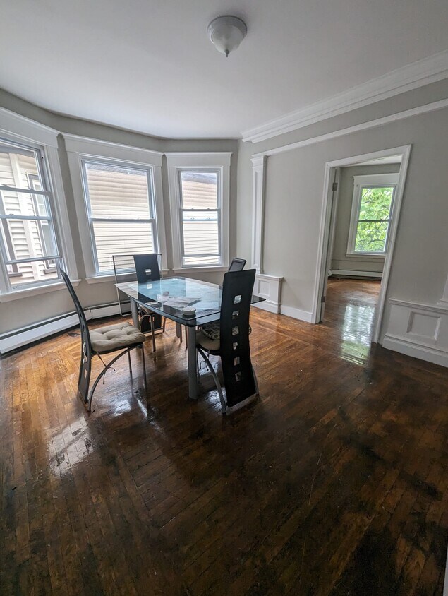 Foto principal - 359 Sherman Ave
