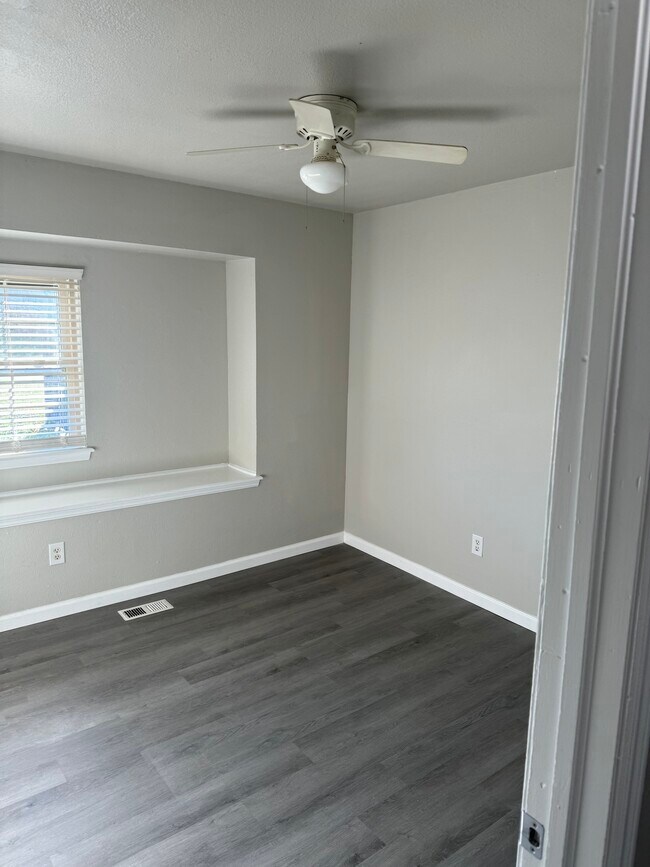 Building Photo - 201 Del Mar Dr