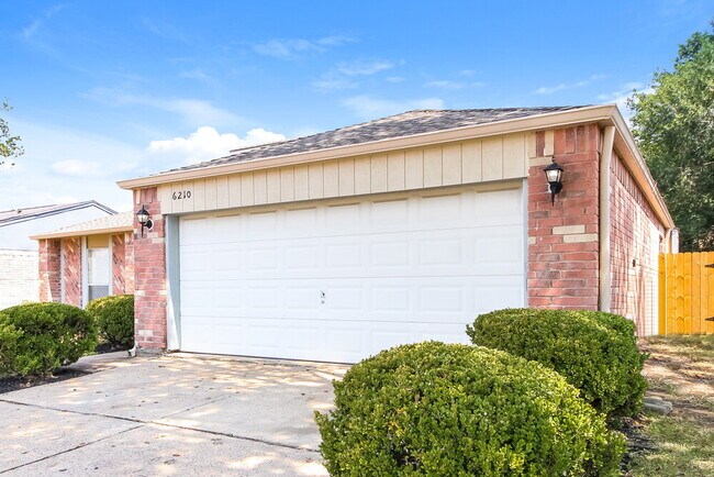 Building Photo - 6210 Roseridge Ln
