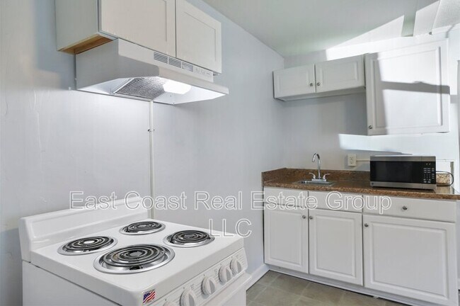 Foto del edificio - 13628 Pennsylvania Ave