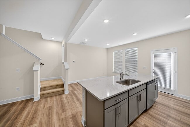 Building Photo - 16 Honeydew Wy