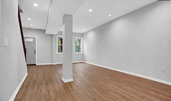 Foto del edificio - Beautifully Updated Townhome