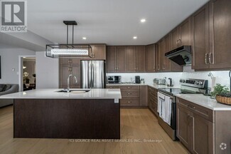Building Photo - 505 Clayton Ave
