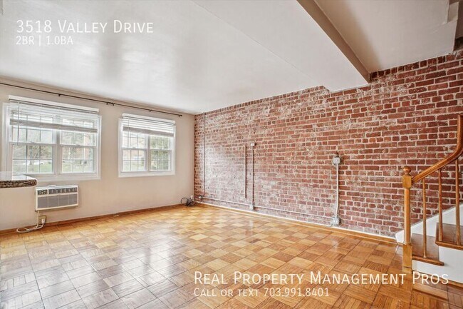 Foto del edificio - 3518 Valley Dr