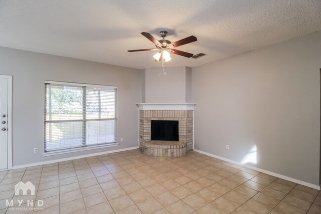 Building Photo - 8005 Berkshire Dr