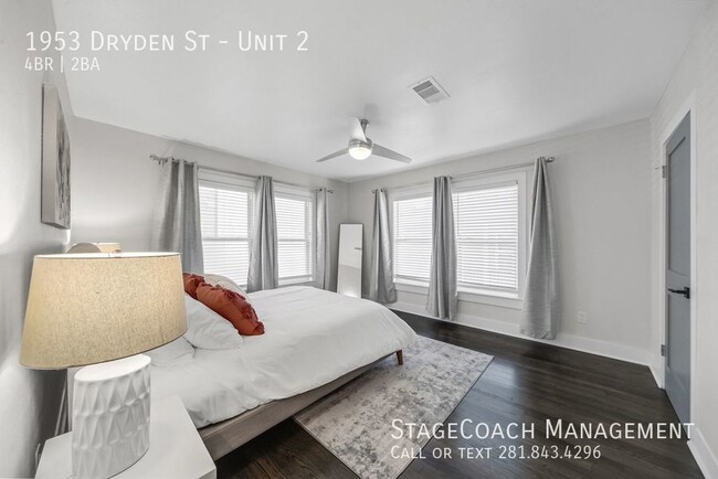Building Photo - Stunning 4 Bed 2 Bath Walking Distance to ...