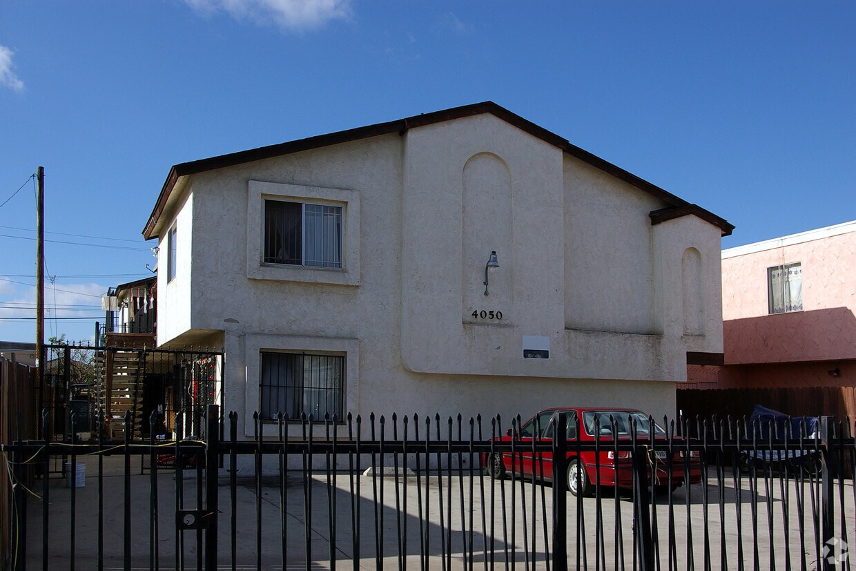 Primary Photo - 4050 Van Dyke Ave