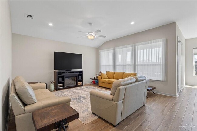 Foto del edificio - 14130 Wichita Falls Ln
