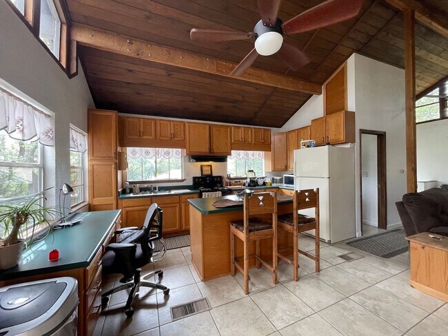 Foto del edificio - NEW ON MARKET