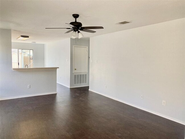 Building Photo - 3007 Crownover St