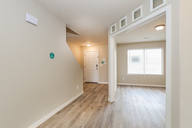 Foto del edificio - 485 River Way