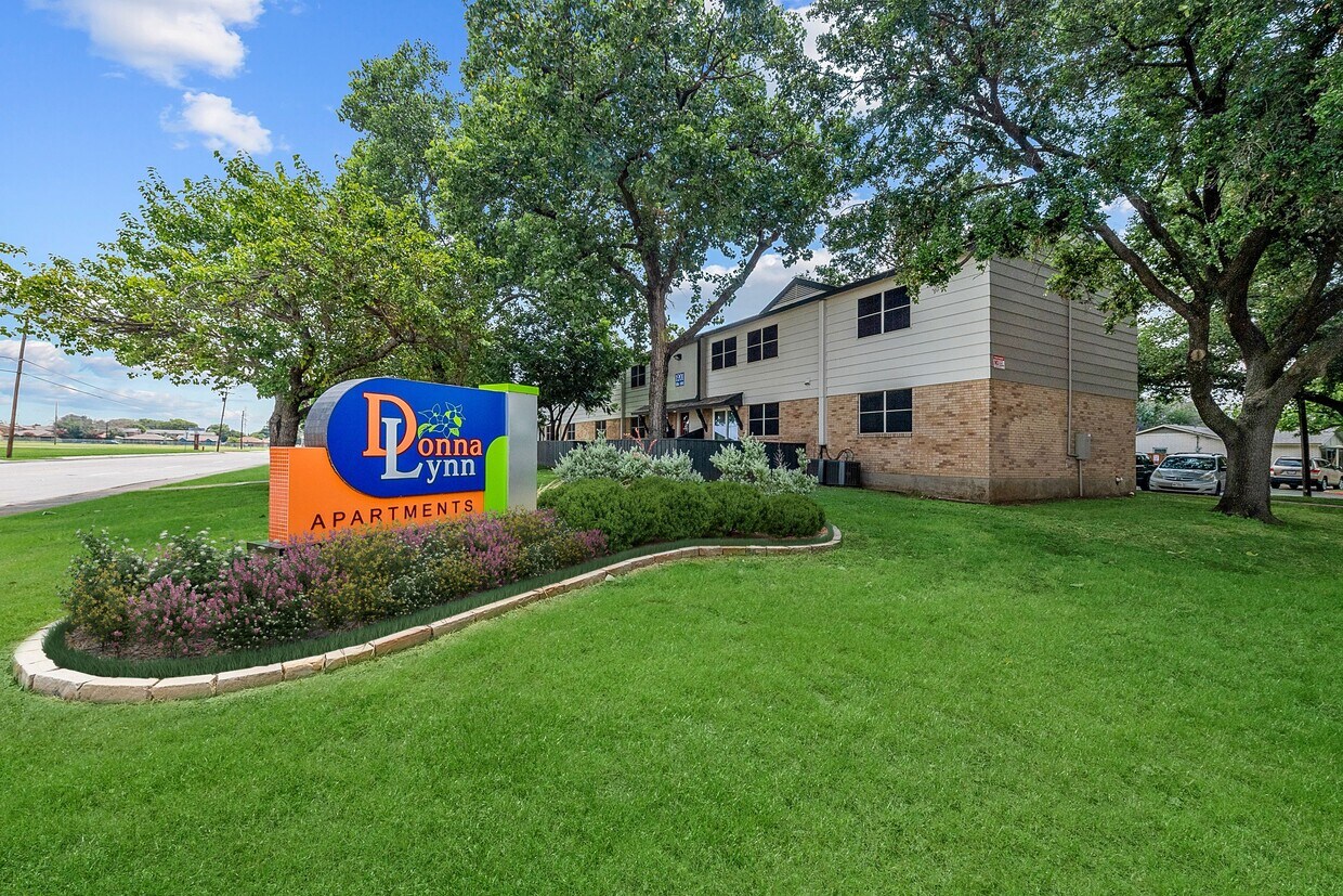 Donna Lynn Apartments Apartments in Grand Prairie, TX