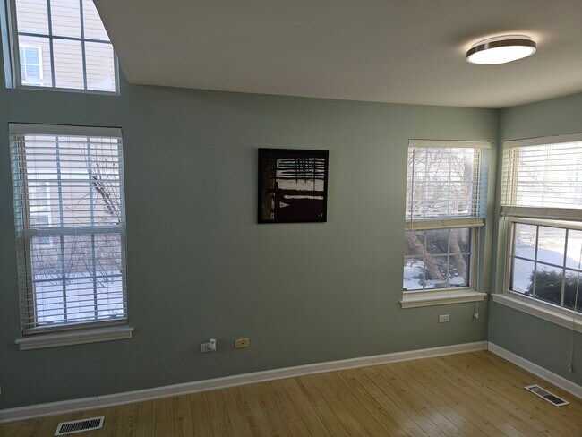 Building Photo - 157 Concord Ln