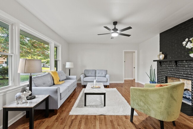 Building Photo - 1032 Algonquin Trail