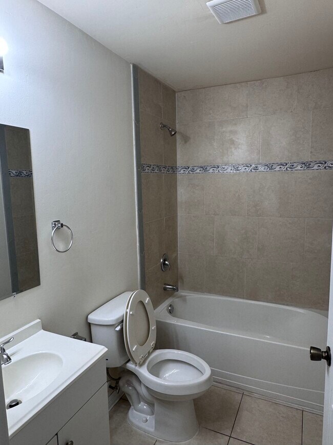 Foto del edificio - 1037 SE 11th Terrace