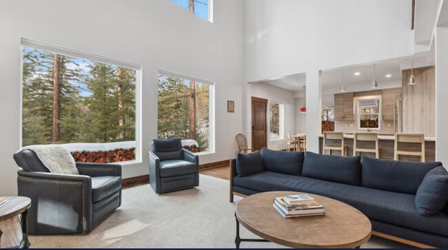 Building Photo - Stunning West Kalispell Home