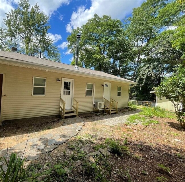 Building Photo - 49 Pine Brook Curve