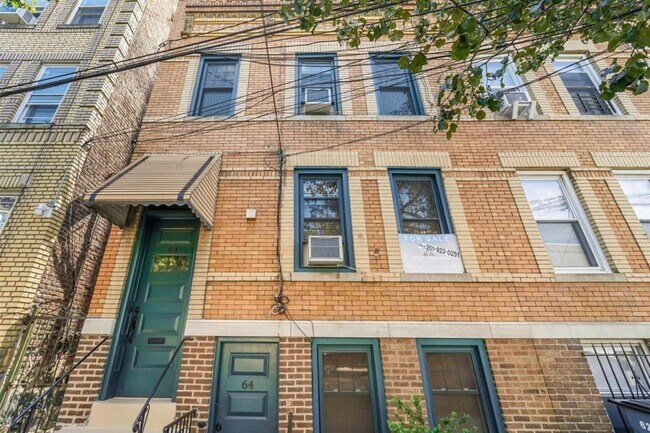 Foto del edificio - 64 Wallis Ave