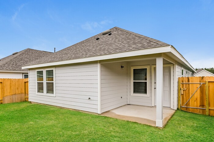 Foto del edificio - 22319 Merlin St