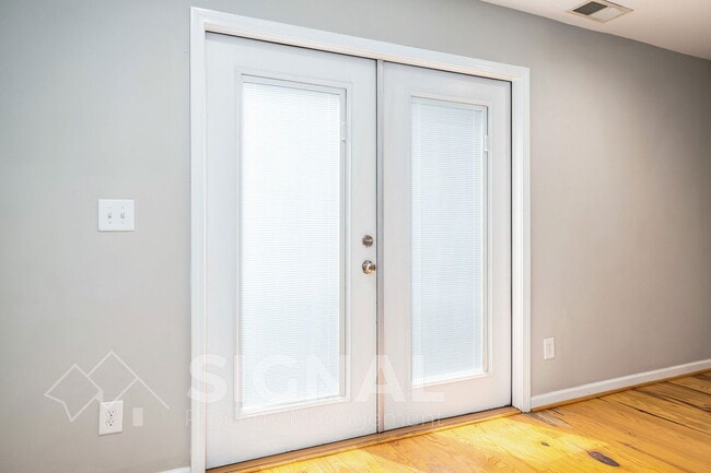 Building Photo - 4111 4th Ave S