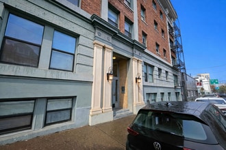 Building Photo - 1631 NW Everett St