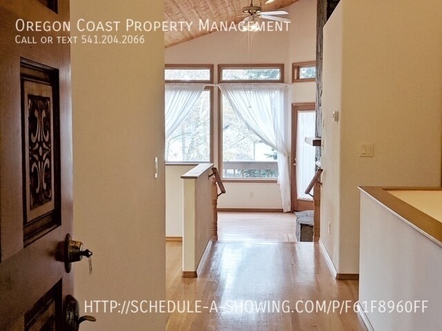 Building Photo - Large Beautiful Home in Gated Community