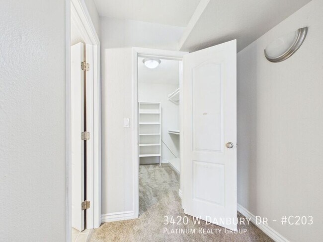 Photo - 3420 W Danbury Dr Apartment