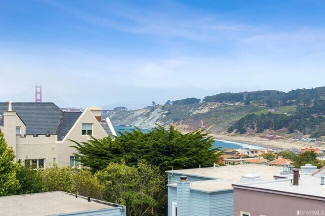 Foto del edificio - 150 32nd Ave