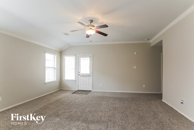 Foto del edificio - 15451 Reigate Ln