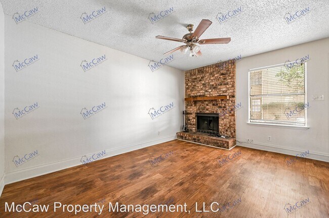 Building Photo - 2 br, 1.5 bath House - 800 Bluebonnet Dr. ...