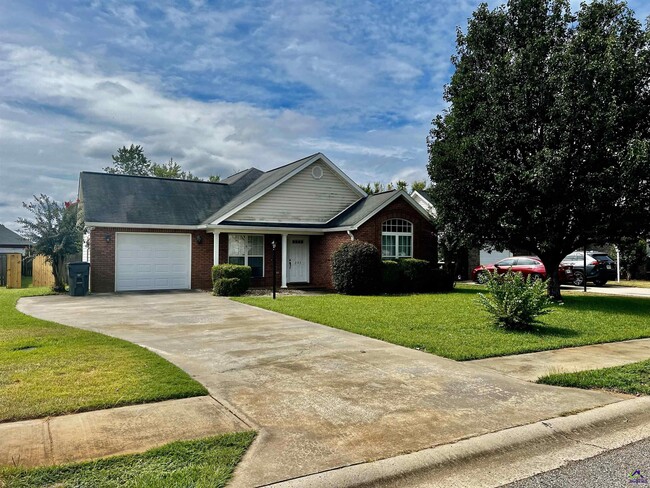 Building Photo - 203 Wembley Dr
