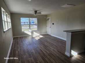Building Photo - 702 McDaniel St