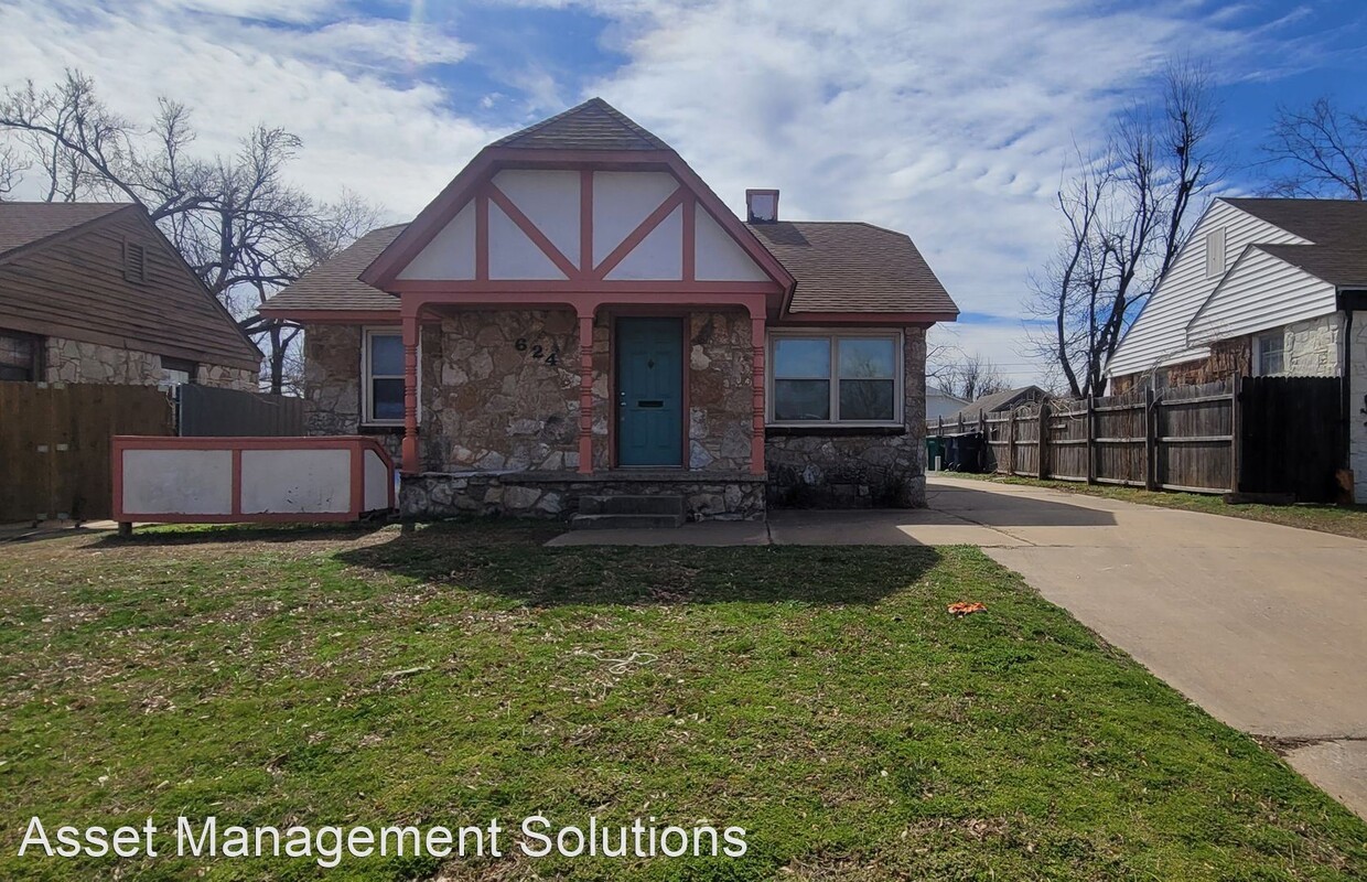 Primary Photo - 2 br, 1 bath House - 624 SW 44th St.