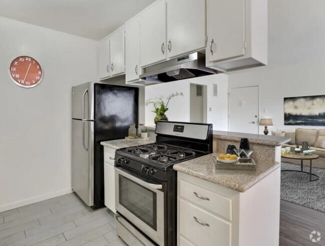 Building Photo - 3585 Centinela