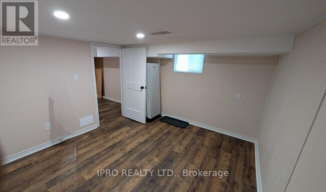 Building Photo - 25 Rockvale Ave