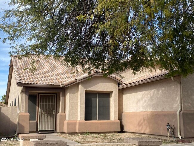 Foto del edificio - 9110 W MacKenzie Dr