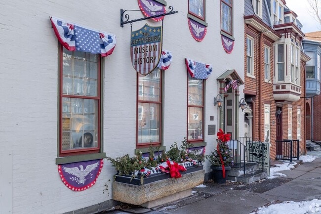The Gettysburg Museum of History features over 4,000 artifacts.
