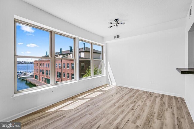 Building Photo - 960 Fell St