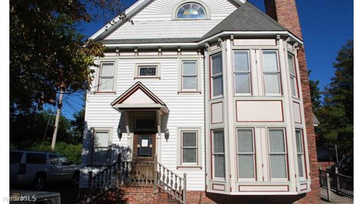 Building Photo - 446 Green Street Pl