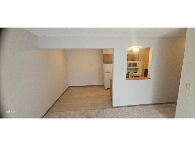 Foto del edificio - 16 Green River Rd