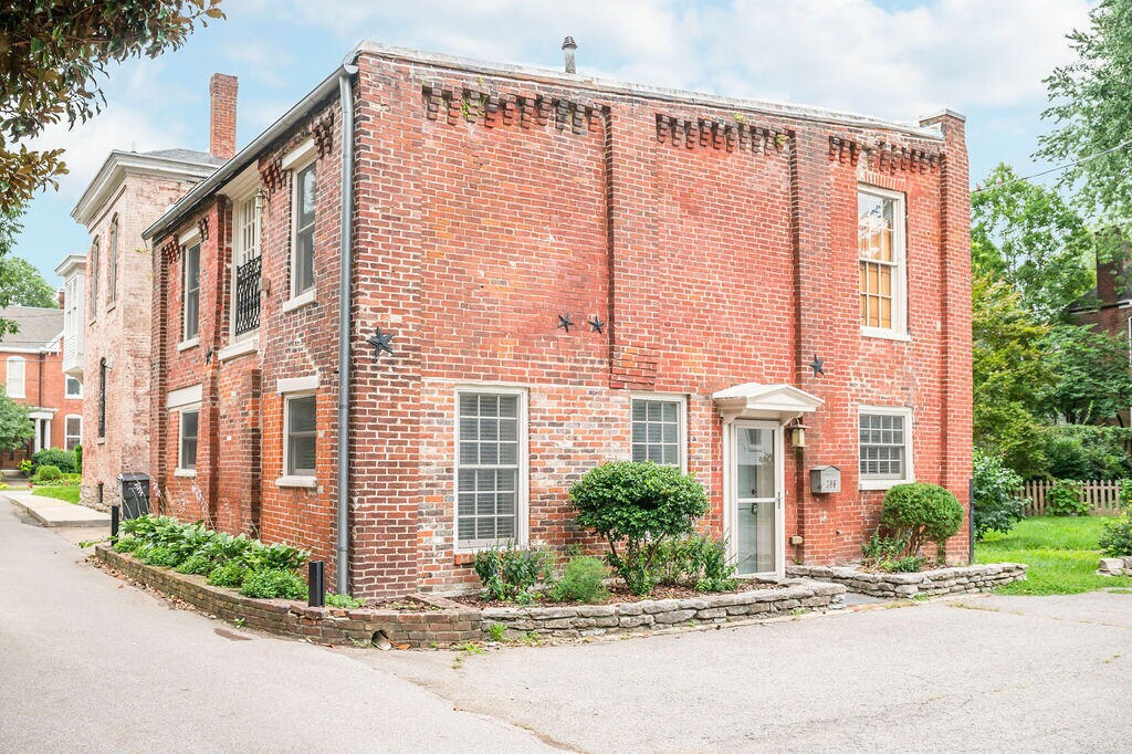 206 Morrow Alley, Lexington, KY 40507 House for Rent in Lexington, KY