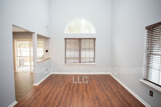 Foto del edificio - 51 Meadow Ct