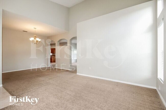Foto del edificio - 22647 Cliffside Way