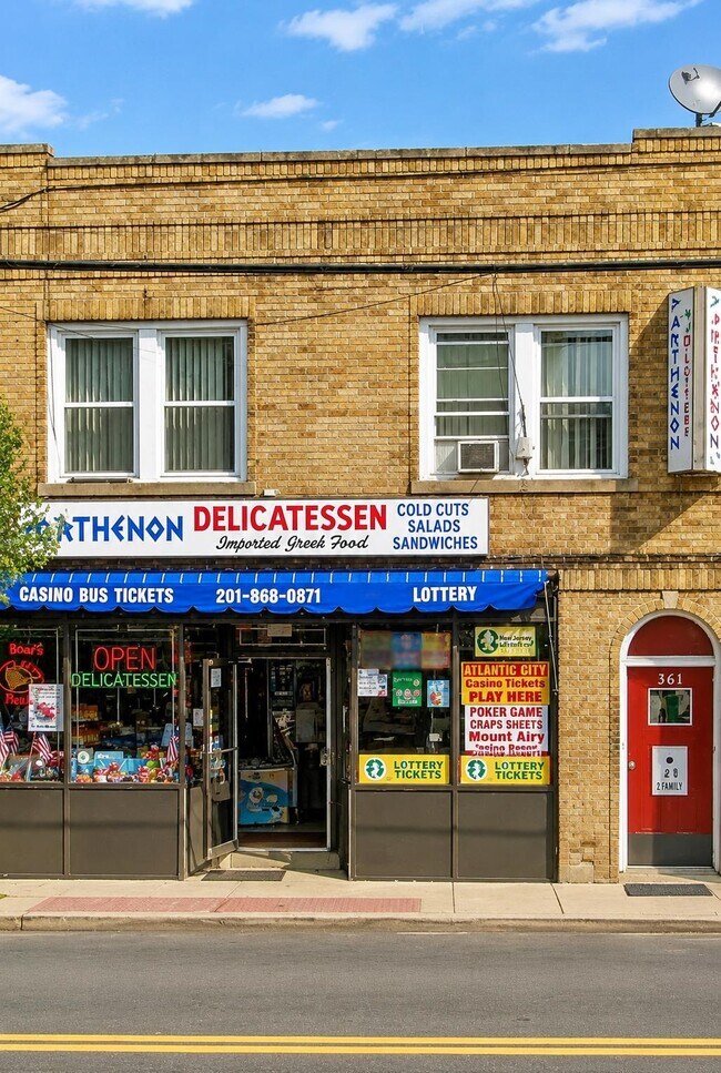 Building Photo - 361 Fairview Ave