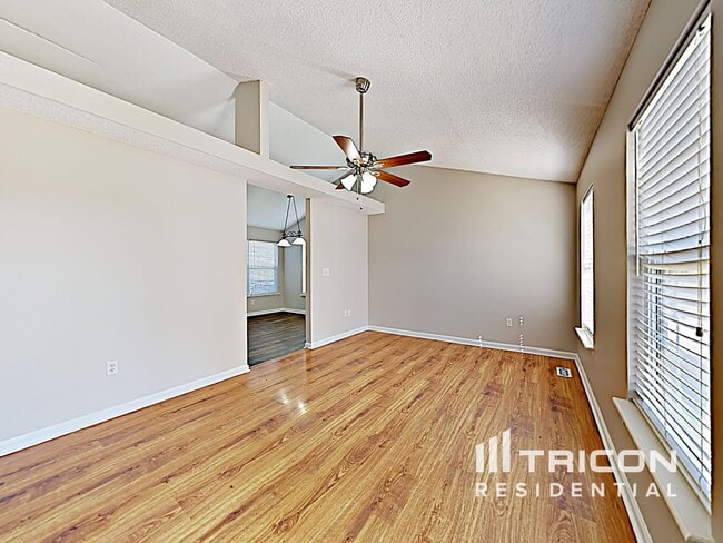 Building Photo - 1063 Braxton Dr