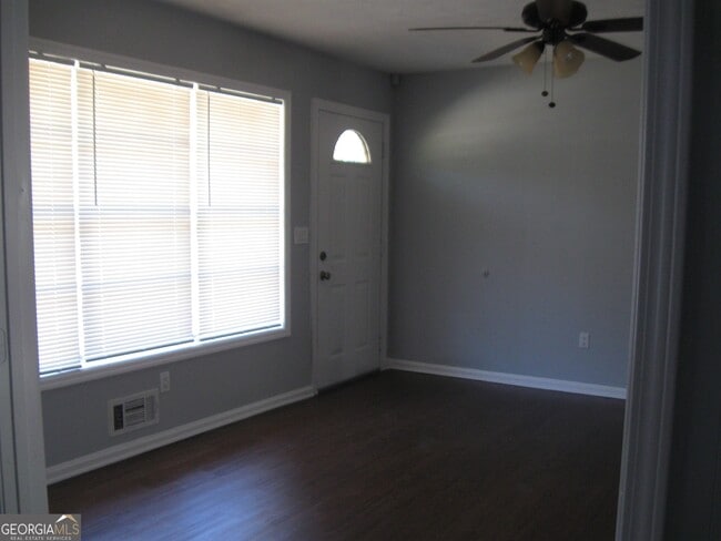 Building Photo - 210 E Richardson St